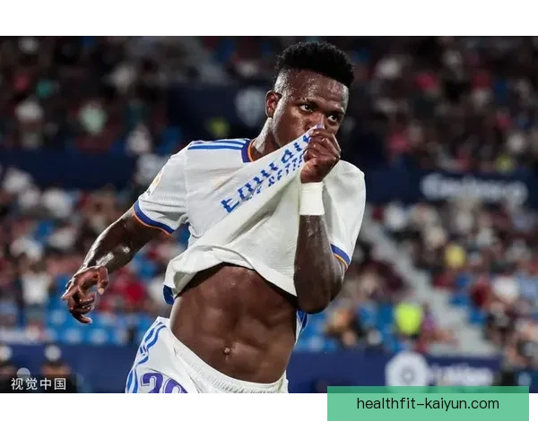 维尼修斯与本泽马化学反应持续提升，皇马前场威胁度明显增强