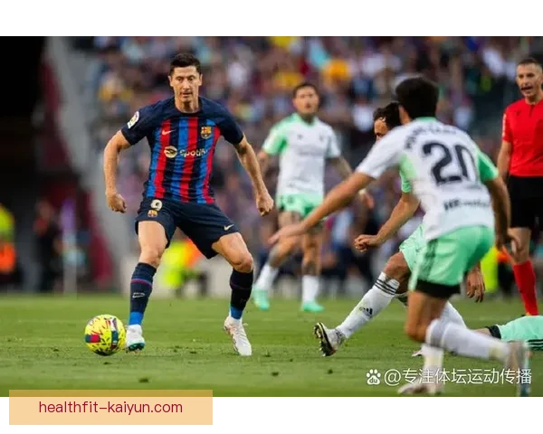 阿尔巴本赛季助攻数据持续提升，刷新个人西甲纪录